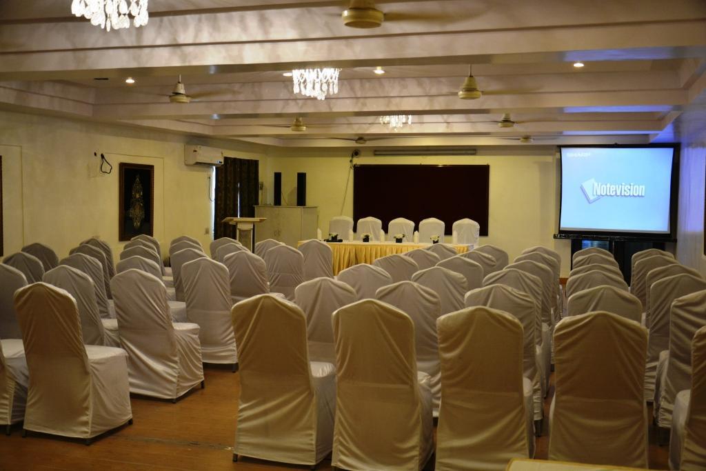 The Ambassador - Hotel & Conference Center Ajmer Buitenkant foto